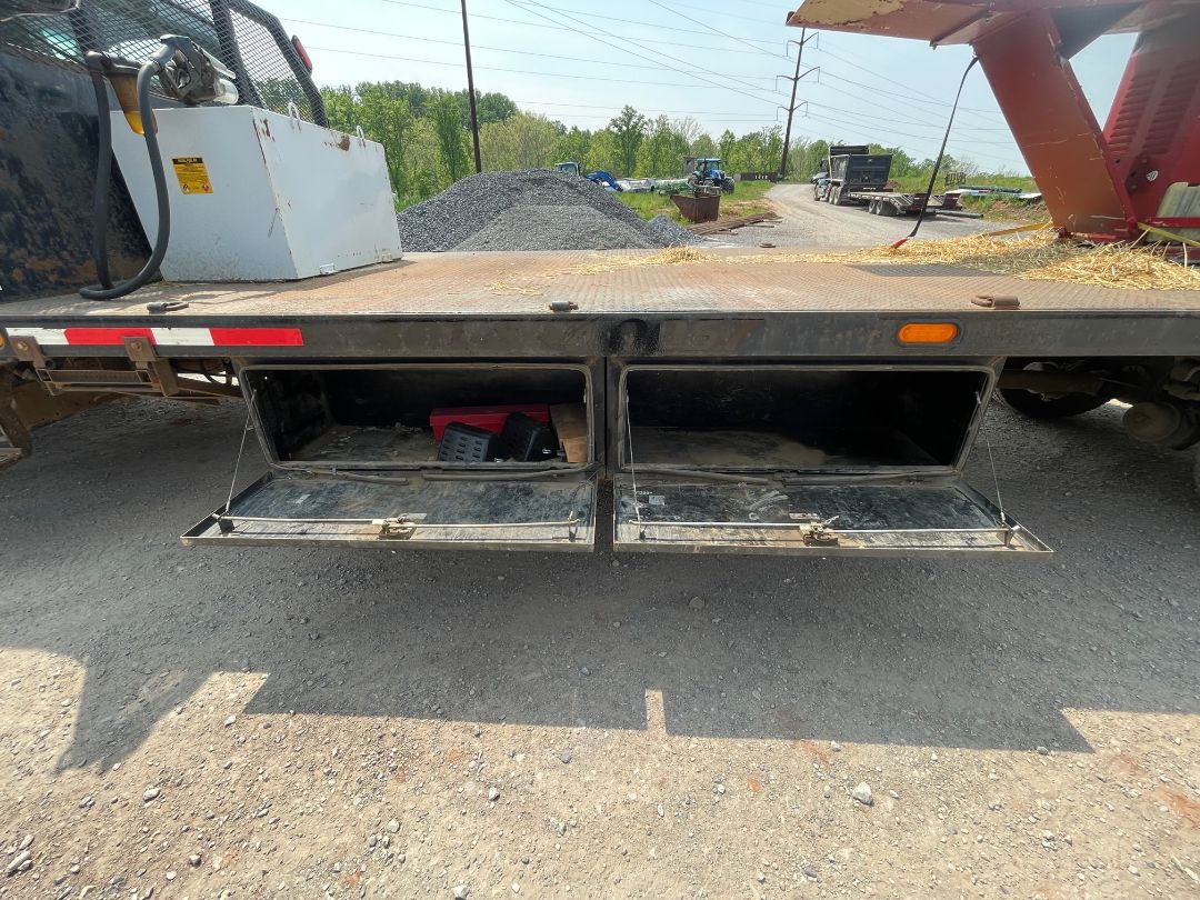 2007 FORD F750 XLT Flat Bed - Image 11